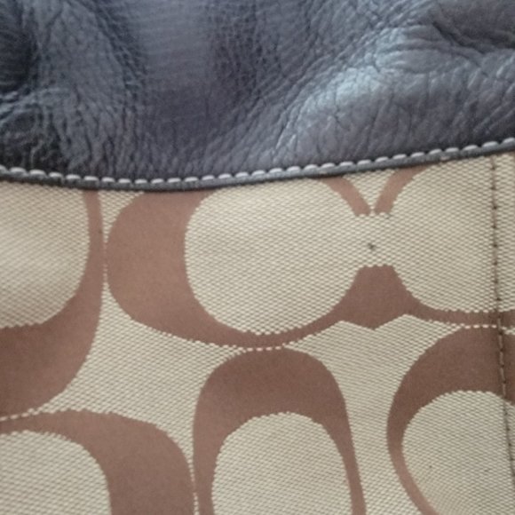 Coach Brown Signature Zoe Hobo Purse EUC! F12674 - Picture 15 of 16